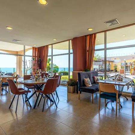 Midia Family Хотел Ахелой