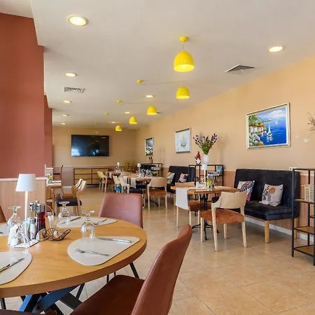 Midia Family 3* Ахелой