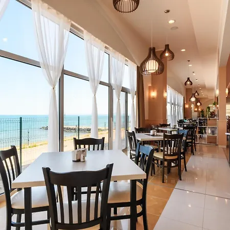 Хотел Midia Family 3*