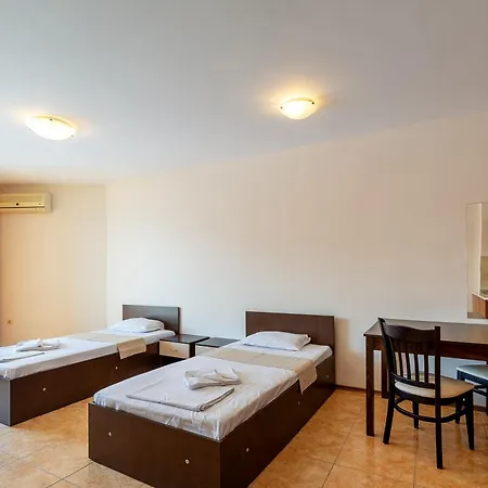 Хотел Midia Family 3*