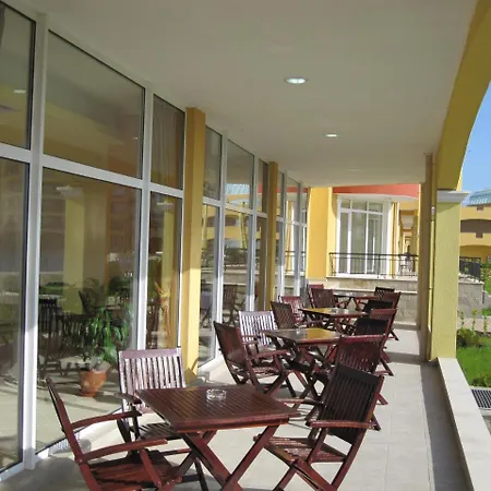 Хотел Midia Family Ахелой