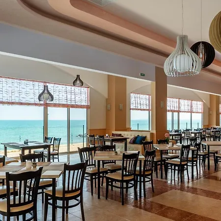 Midia Family Hotel 3*