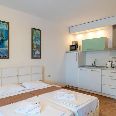 Отель Midia Family 3*