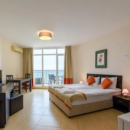 Midia Family Hotel 3*